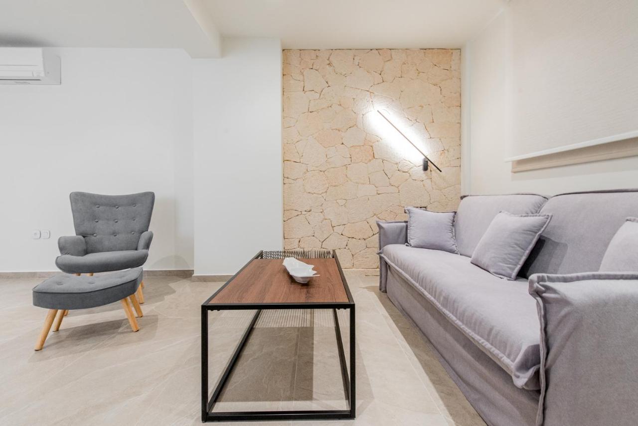 Gemela Allstarboutique In Aegina A Екстериор снимка